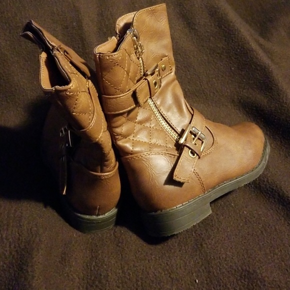 Shoes - Picture 2 of 2